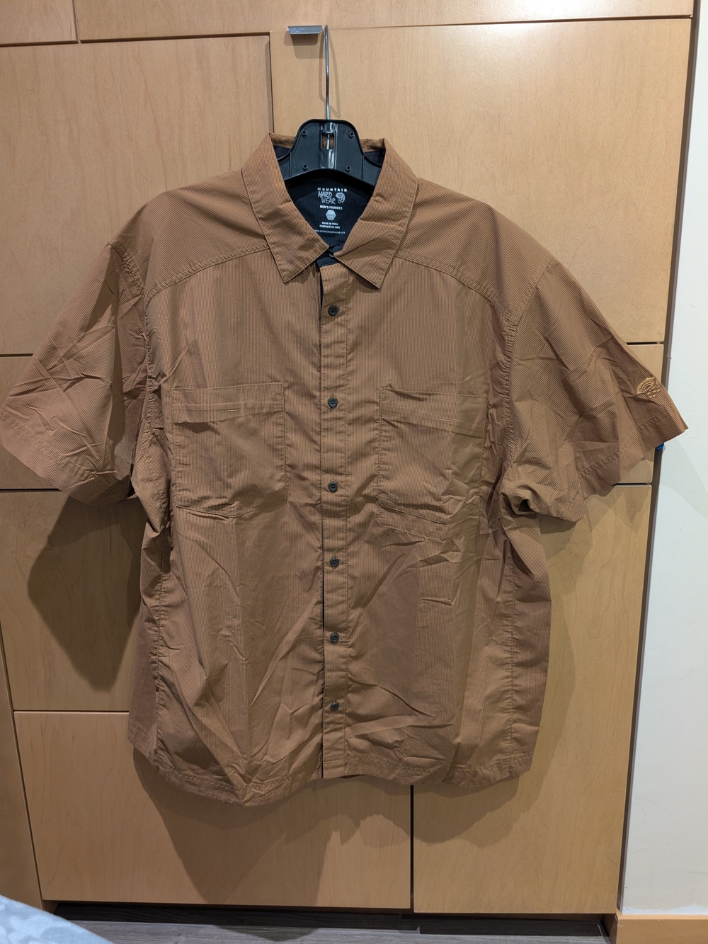 Mountain Hardwear Men's Short Sleeve Button-Down Shirt - Brown